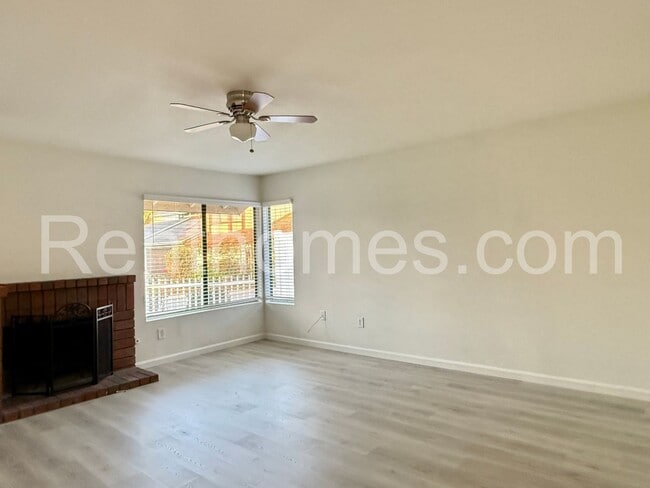 Building Photo - 13877 Wayland Grove Ct