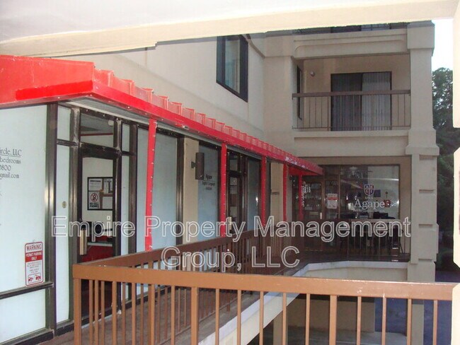 Foto del edificio - 1600 Park Cir