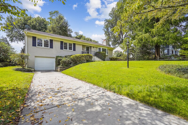 Foto principal - 6139 Tompkins Dr