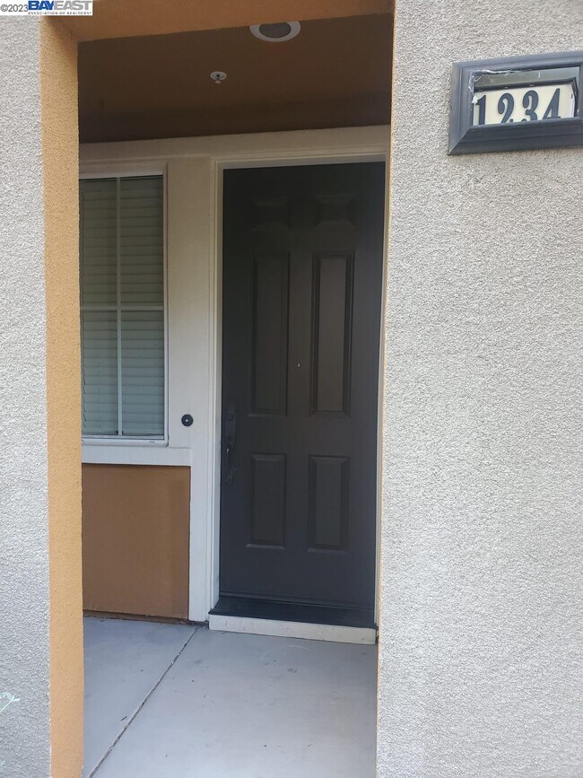 Foto del edificio - 1234 Nestwood Way