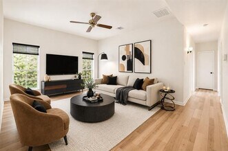 Building Photo - 10438 High Hollows Dr