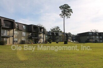 Building Photo - 233 Riverbend Dr