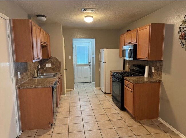 Foto del edificio - 10906 View Pointe Ln