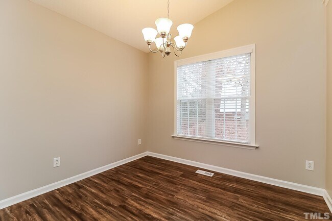 Building Photo - 708 Stinson Ave
