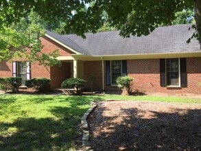 Building Photo - 1826 Watlington Dr