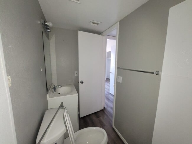 Building Photo - 2814 East Marconi Avenue, Unit 203