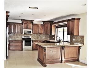 Building Photo - 8651 Gatehouse Rd