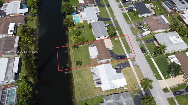 Foto del edificio - 9590 NW 24th Pl