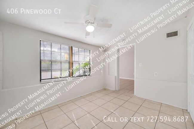 Building Photo - 406 Pinewood Ct