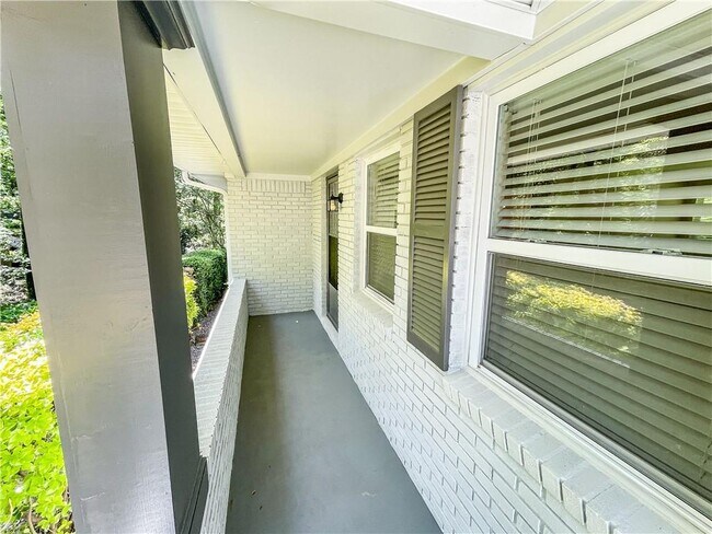 Foto del edificio - 2307 Rubart Dr