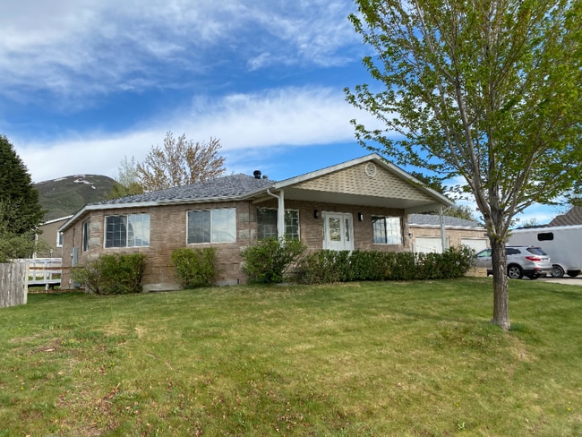Building Photo - 2265 S Linda Wy