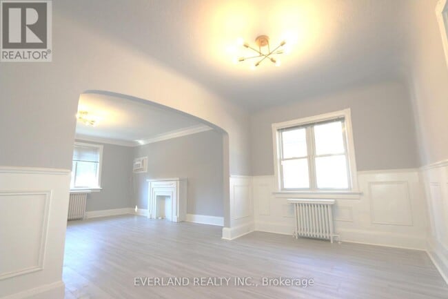 Photo du bâtiment - 1753 Bayview Ave