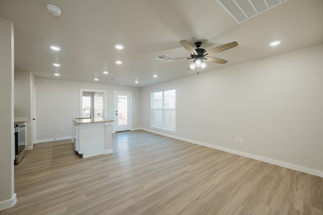 Building Photo - 409 Prairie Dog Dr