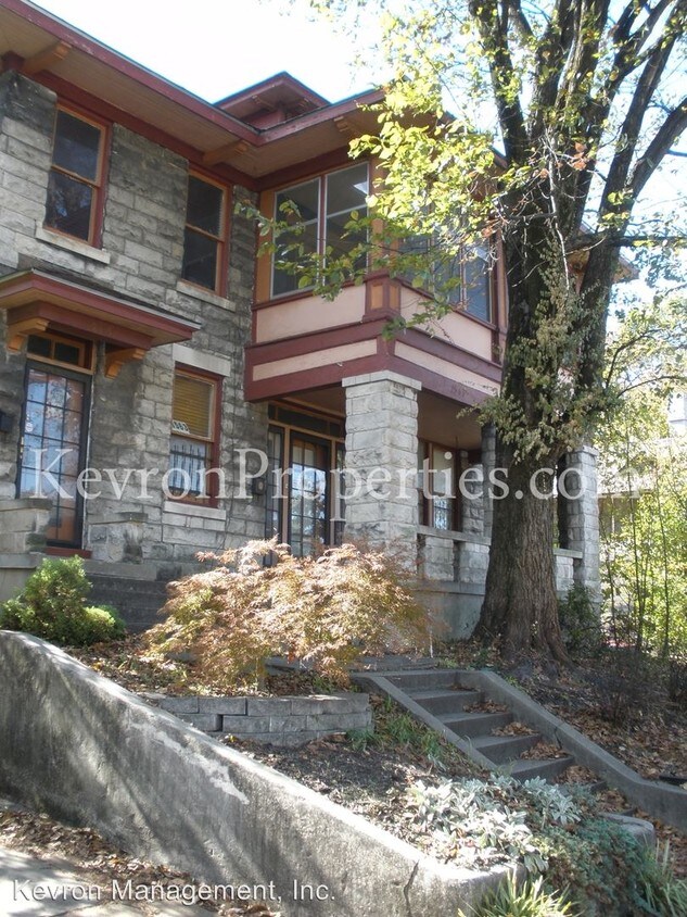 Primary Photo - 3 br, 1 bath Apartment - 1563 Poplar Avenue