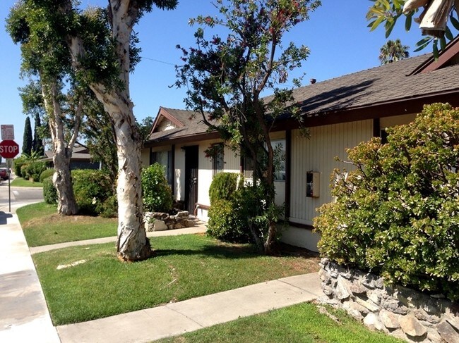 Building Photo - 10581 Paloma Ave