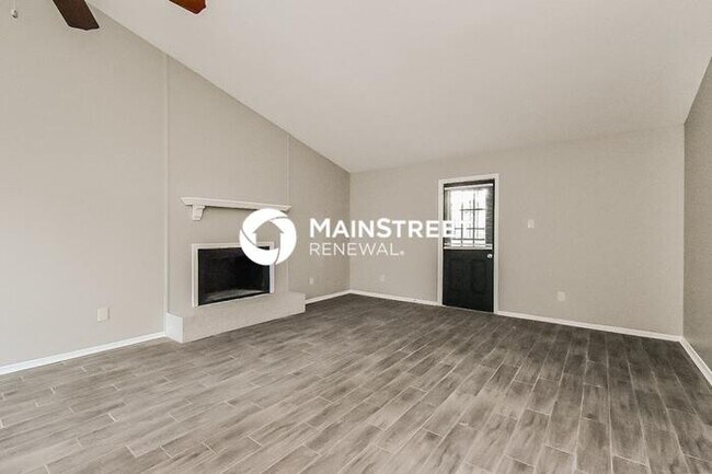 Building Photo - 3 Bedroom Pet-Friendly Home in Memphis, TN with Main Street Renewal
