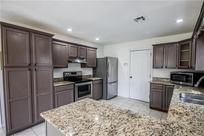Building Photo - 655 Frances Dr
