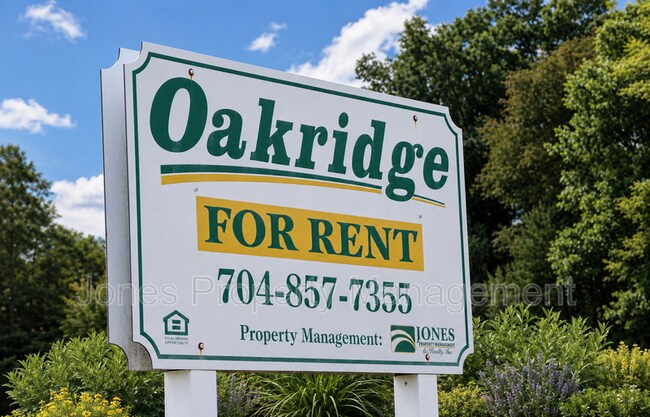 Foto del edificio - 2728 White Oak Ln