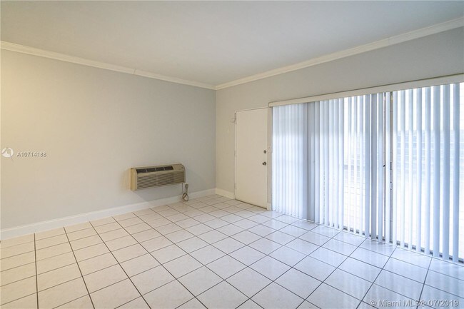 Building Photo - 2101 Normandy Dr