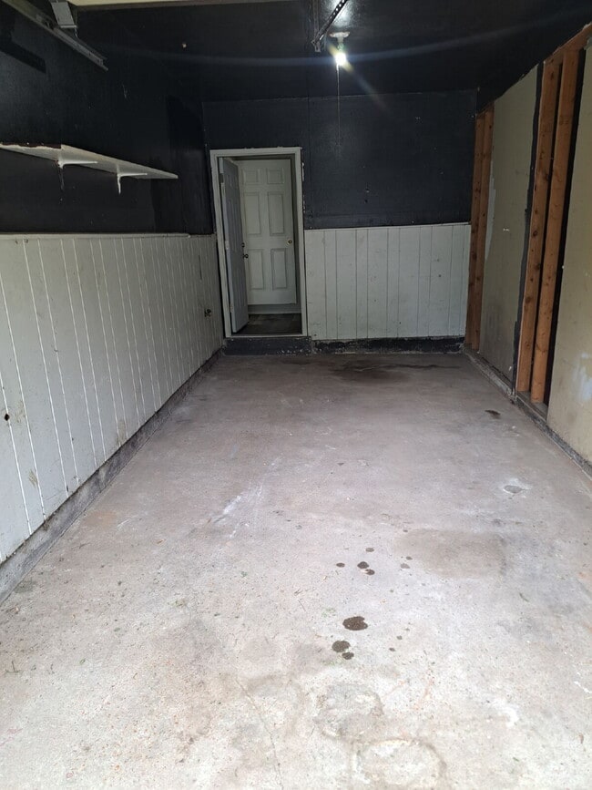 Building Photo - "3-Bedroom Home in Saint Louis with 922 Sq...