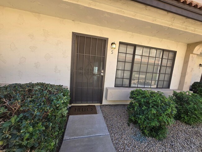 Building Photo - 3 Bedroom 2.5 Bathroom Sonoma Village Townhouse
