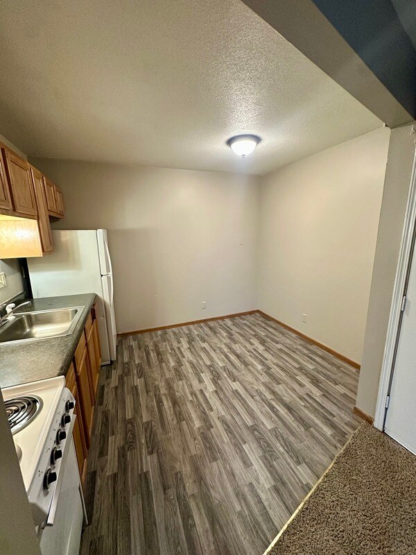 Foto del edificio - 1450 Meadowview Dr