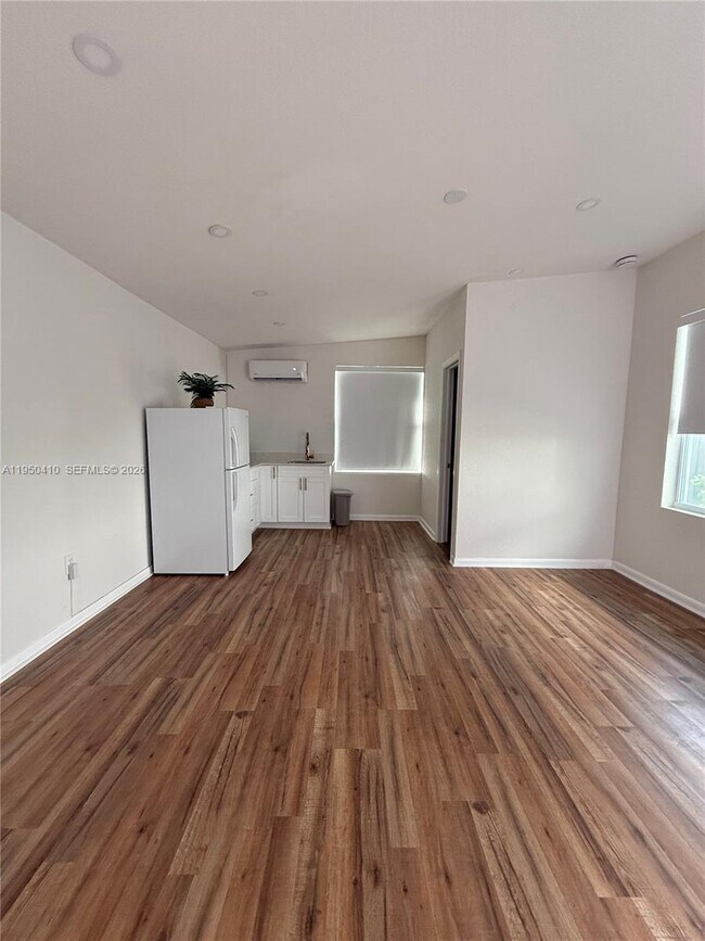 Foto del edificio - 340 NW 138th St