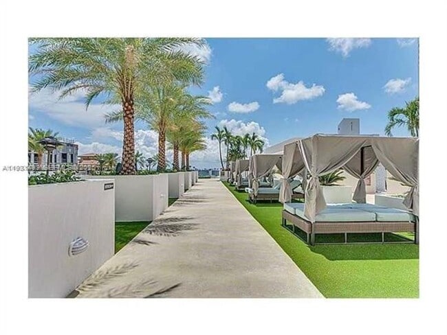 Foto del edificio - 600 NE 27th St