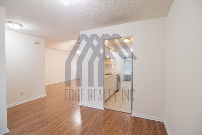 Foto del edificio - 148 Country Walk Cir