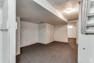 Building Photo - 354 Ophelia St