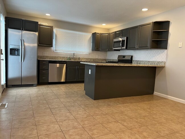 Building Photo - 40 Arrowhead Cir