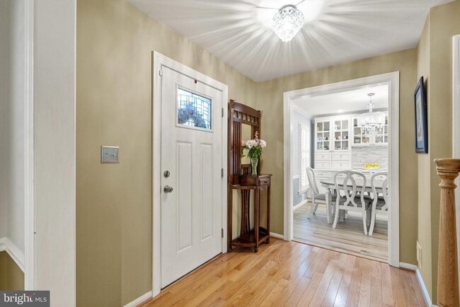 Building Photo - 7421 Beverly Manor Dr
