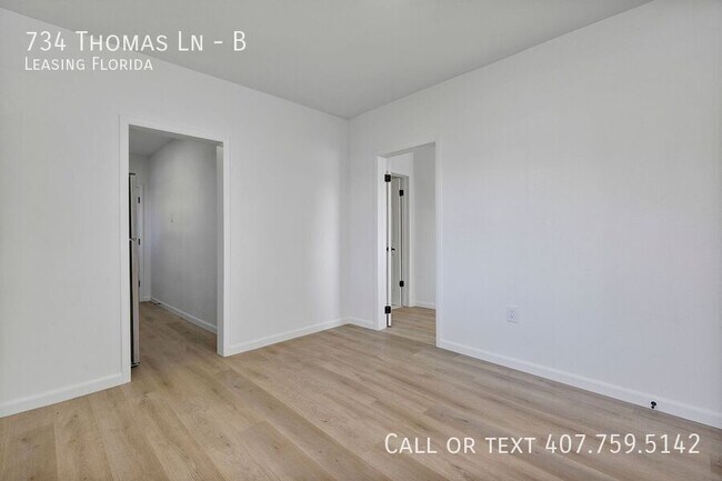 Foto del edificio - 734 Thomas Ln