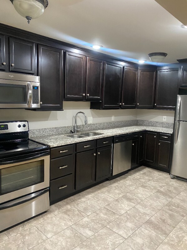 Foto principal - 316 Stites Ave