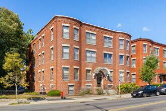 Building Photo - 550 Main St