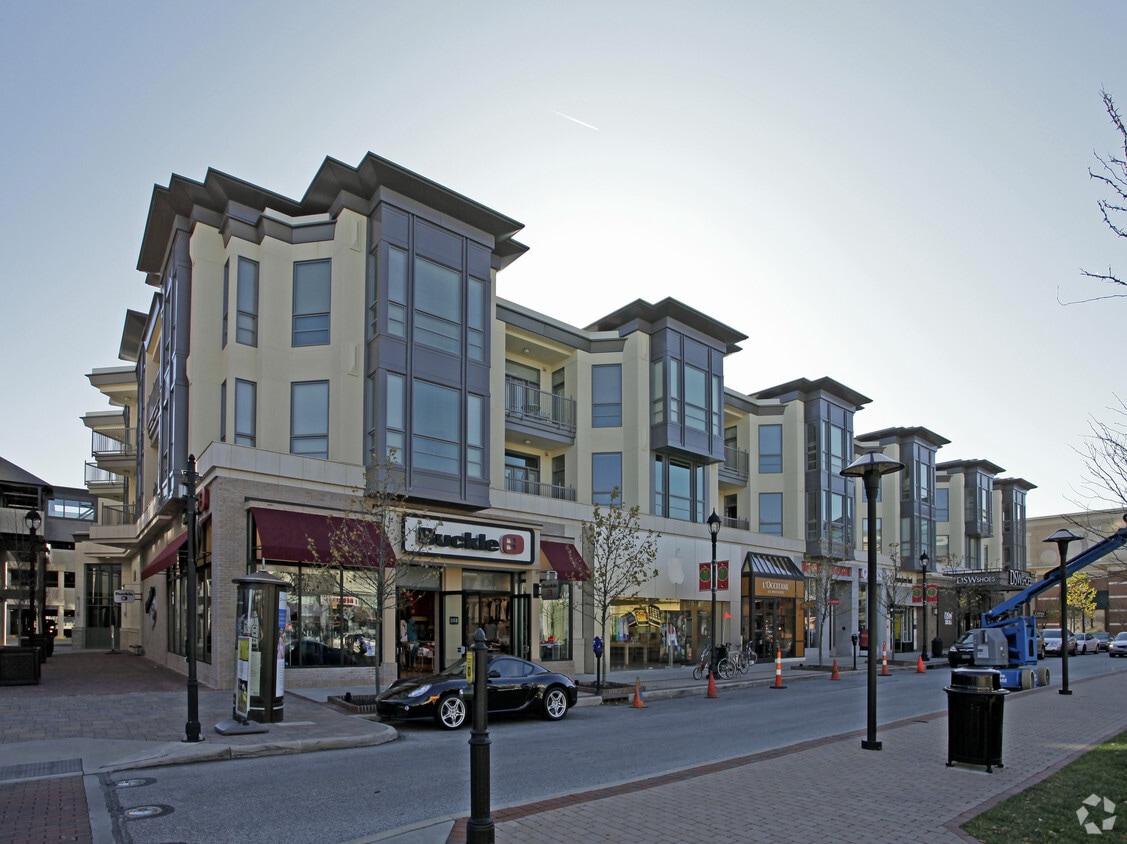 Building Photo - 263-291 Crocker Park Blvd
