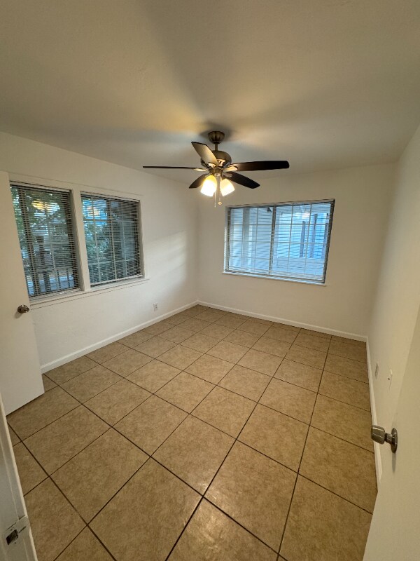 Foto del edificio - 225 E Taylor St