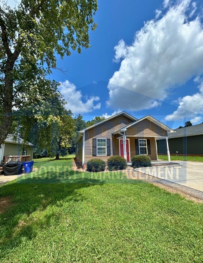 Foto principal - Super cute 3 bedroom house!!
