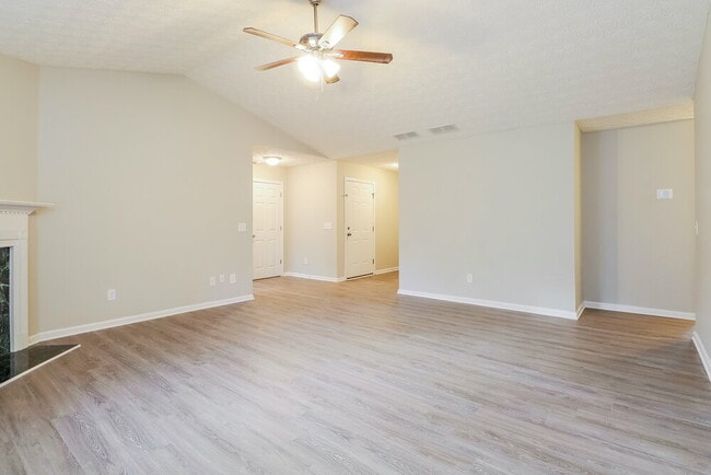 Building Photo - 90 Dylans Ct