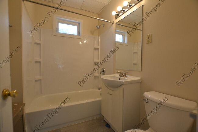 Foto del edificio - 511 W Jefferson St