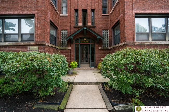 Building Photo - 255 S Maple