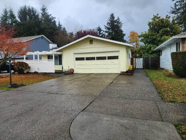 Building Photo - 10512 NE Tillamook St