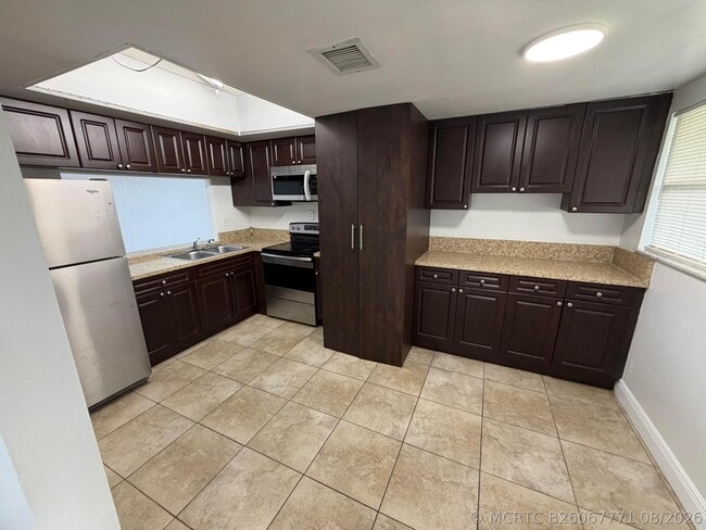 Foto del edificio - 2500 Coral Springs Dr