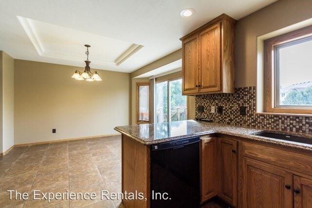 Foto del edificio - 4 br, 3 bath House - 3212 S. Grace Avenue