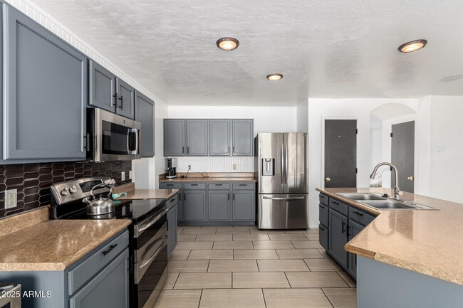 Foto del edificio - 8812 N 67th Dr