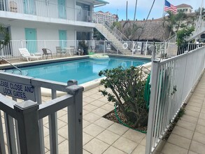 Building Photo - 4394 N Federal Hwy