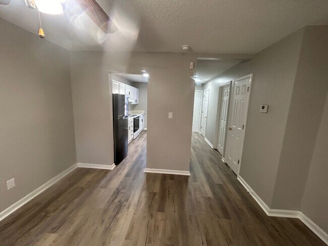 Foto del edificio - 15 Heritage Village Ln