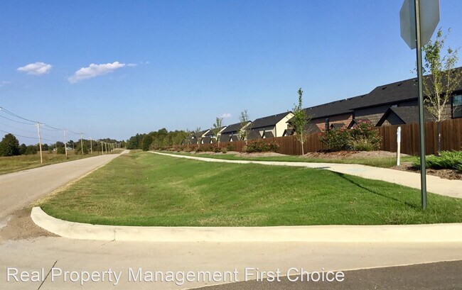 Foto del edificio - 6627 Leightyn Ln