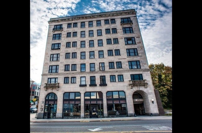 Building Photo - The Walker Apartments