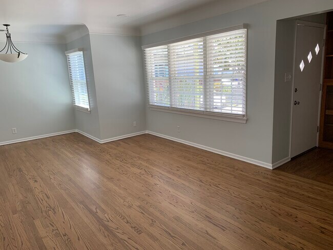 Sala de estar - 3932 Walgrove Ave